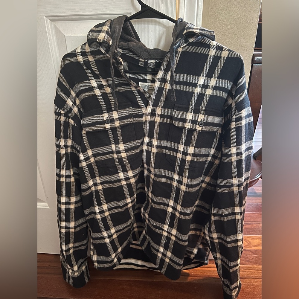 American Eagle Men’s hooded plaid shirt jacket, size Medium.